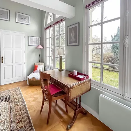 Pensión L'orangerie White-palacio