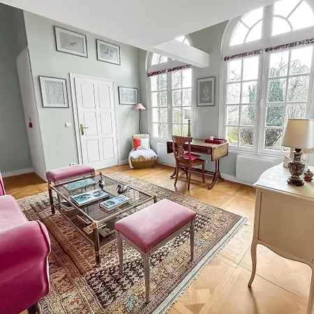 בית הארחה L'orangerie White Palacio ורסאי